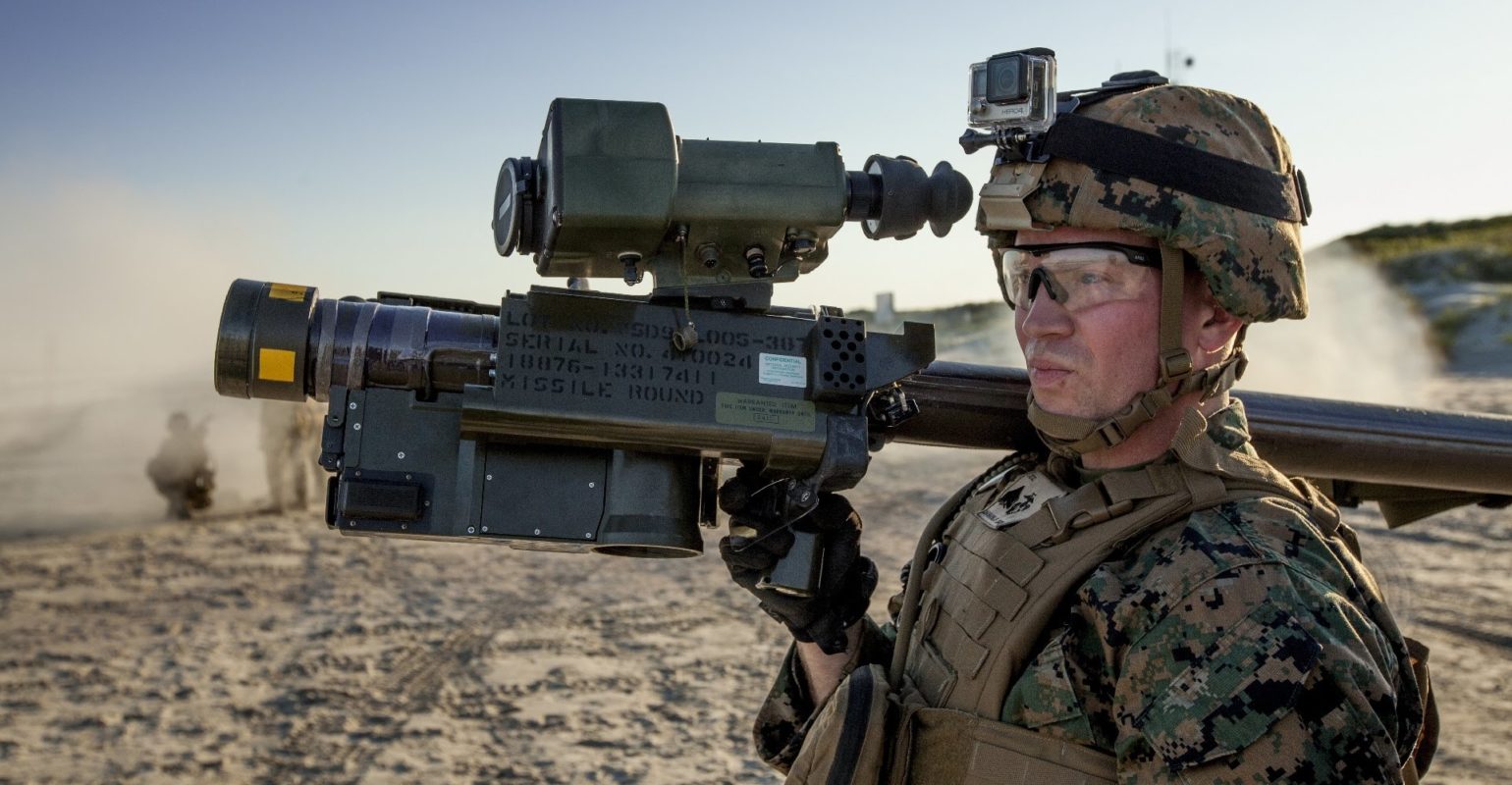 Un soldat portant un missile américain de type Stinger (illustration)