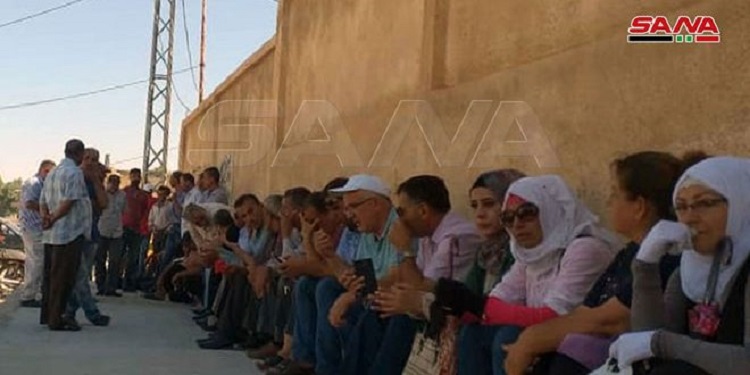 Sit-in des employés de la Société d'électricité pour protester contre leur expulsion