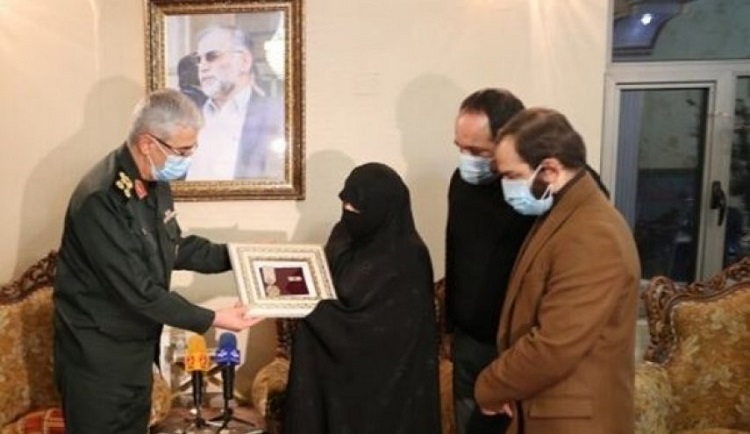 Décoration militaire prestigieuse de 1ère classe à Mohsen Fakhrizadeh