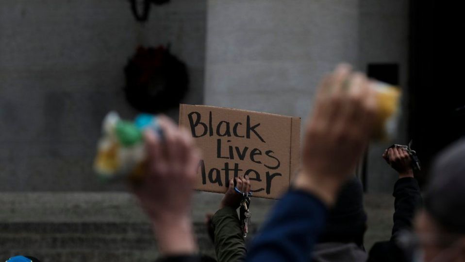 Andre Hill est la 96e victime noire d'un policier depuis George Floyd