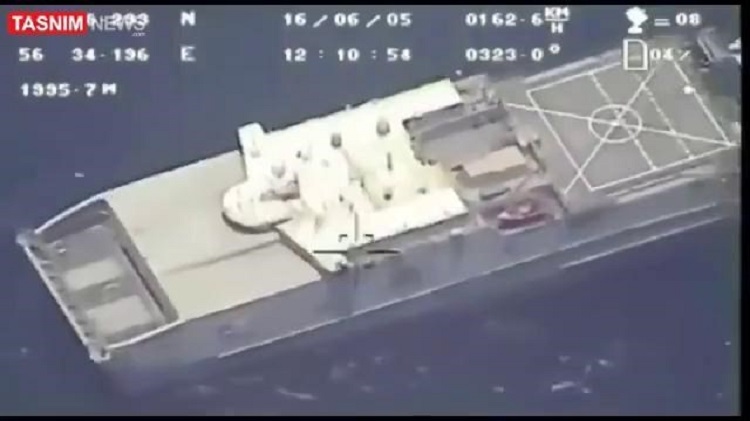 Le 21 avril, les médias iraniens ont publié des scènes filmées par un drone qui « survolait un porte-avions américain dans le Golfe »