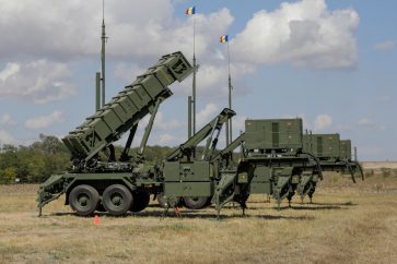 Les Patriot se sont avérés inefficaces face aux attaques de riposte quasi quotidiennes et réussies de missiles et de drones lancées par les forces de Sanaa contre des cibles militaires et vitales en Arabie saoudite.