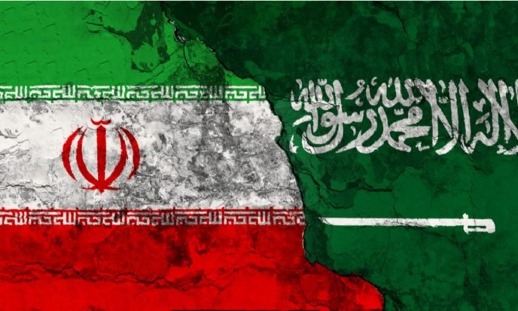 Drapeaux de l'Iran et de l'Arabie