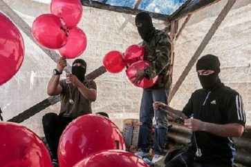 Des ballons incendiaires