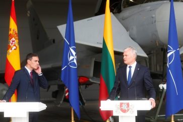 Le Premier ministre espagnol Pedro Sanchez et le président lituanien Gitanas Nauseda