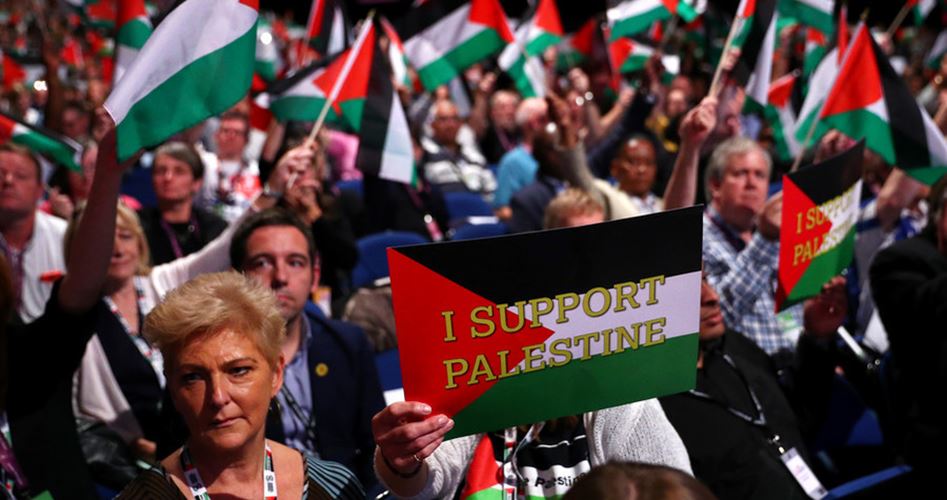 La conférence a appelé à interdire le commerce illégal avec les colonies et à reconnaître rapidement l'État de Palestine.