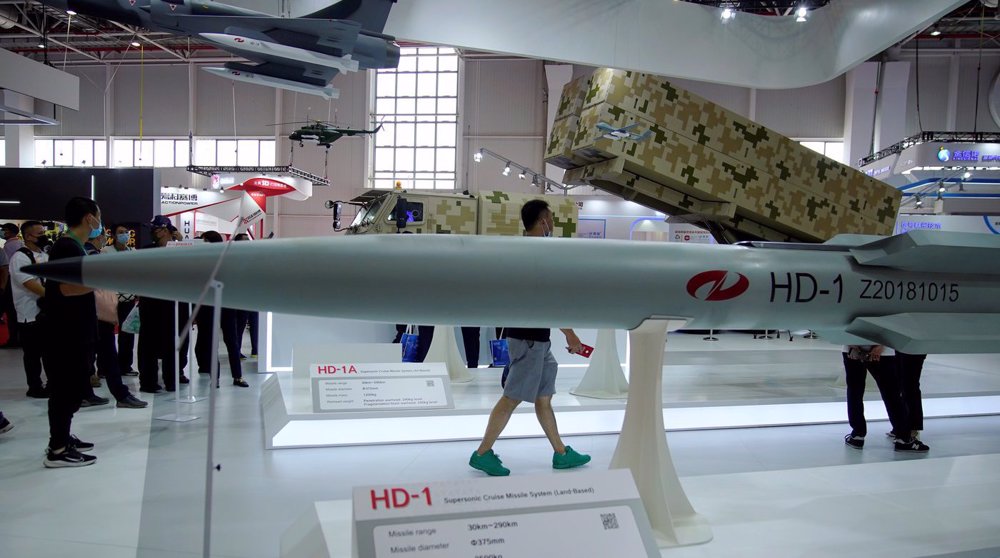 Un modèle de missile hypersonique exposé lors d'un salon aérien à Zhuhai, province de Guangdong, le 29 septembre 2021. ©Reuters