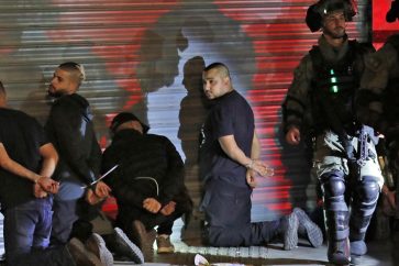 Les forces d'occupation israéliennes auraient traité différemment les manifestants palestiniens et les manifestants israéliens.