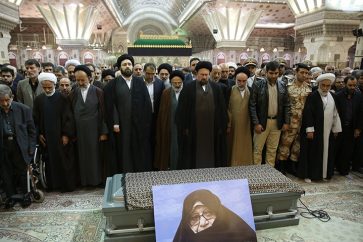 Mardiyyah Hadidjî (connue sous le nom de « Tâhira Dabbâgh » (la pure Dabbâgh)), la femme la plus connue en Iran, une femme de fer exceptionnelle qui participa à la victoire de la Révolution islamique en Iran.