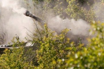 Severodonetsk et Lyssytchank sont situées à plus de 80 km à l'est de Kramatorsk, devenu le centre administratif du Donbass.