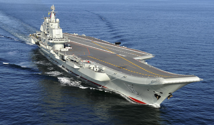 "Il y a encore un grand écart pour que la Chine rattrape les États-Unis, qui ont un siècle d’expérience avec les porte-avions"