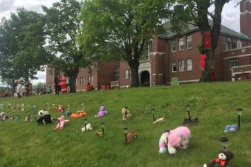 C'est le Canada qui a présenté une résolution auprès de l'AG de l'ONU pour condamner l'Iran en matière des droits de l'homme