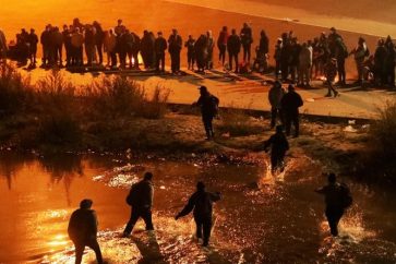 Migrants traversant le Rio Grande le 12 décembre.