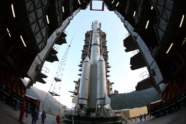 Les ingénieurs chinois n’entendent pourtant pas se limiter à l’orbite terrestre basse et en envisagent d’autres que "la constellation Starlink n'a pas encore atteintes".