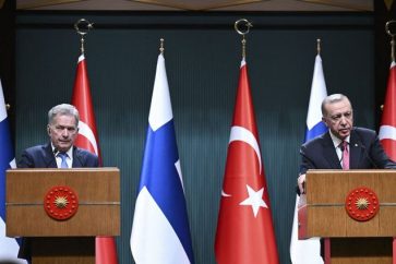 Les présidents finlandais et turc Sauli Niinistö et Recep Tayeb Erdogan.