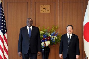 Le secrétaire américain à la Défense, Lloyd Austin et son homologue japonais Yasukazu Hamada.