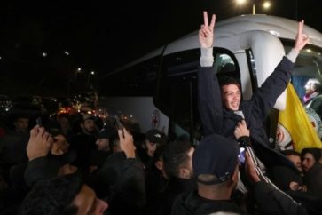 30 mineurs et femmes palestiniens ont été libérés des prisons de l'occupation, le 29 novembre 2023.