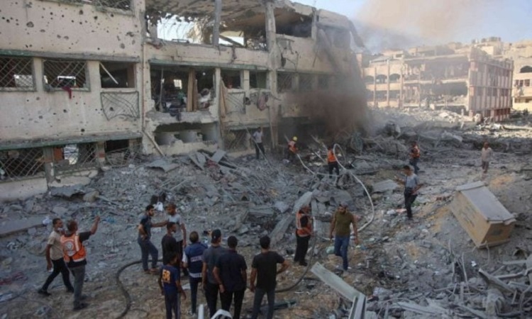 Massacre israélien dans une école de déplacés à Gaza.