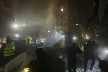 Un immeuble résidentiel à Beyrouth détruit par un bombardement israélien, le 23 novembre 2024.