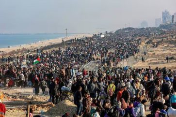 Des milliers de Palestiniens traversent le corridor de Netzarim pour retourner dans le nord de Gaza, le 27 janvier 2025. ©AFP