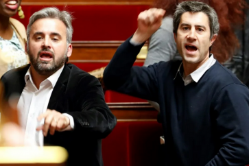 Les députés français Alexis Corbière et François Ruffin (AFP)