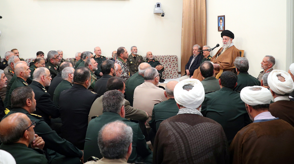 Le Leader de la Révolution islamique, l'Ayatollah Sayed Ali Khamenei, a rencontré un nombre de hauts commandants des forces armées iraniennes, le 13 avril 2025. ©Khamenei.ir