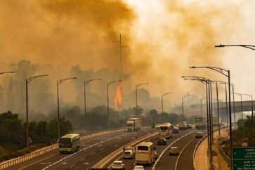 View of a large fire which broke out near moshav Eshtaol. April 23, 2025. Photo by Chaim Goldberg/Flash90 *** Local Caption *** שריפה
ירושלים
ליד מושב אשתאול
כבאים
אש
יער
שריפת ענק
