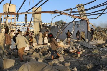 Scène de destruction à la suite des frappes américaines contre la province de Saada, le 28 avril 2025. ©AFP
