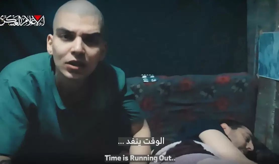 Le captif israélien s’adressant à Sarah Netanyahu : « donne le chiffre que tu veux qu’ils restent vivants pour rentrer chez eux. Combien faut-il de morts avant que tout cela finisse ».