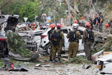 Dommages à Rishon Lezion suite à la chute d'un missile iranien, le 13 juin 2025.