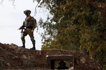 Les forces d’occupation israéliennes ont pris le contrôle de sites appartenant à l'ancienne armée syrienne à Quneitra, dans la campagne de Damas et à Deraa