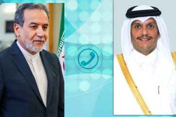 Le ministre iranien des Affaires étrangères, Abbas Araghchi (à gauche), et le Premier ministre et ministre des Affaires étrangères du Qatar, Cheikh Mohammed bin Abdulrahman bin Jassim Al Thani